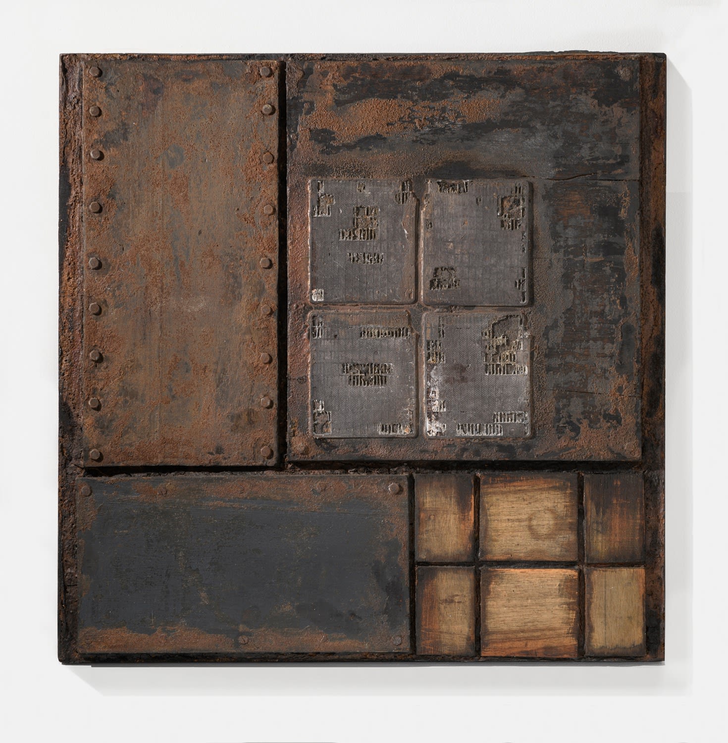 ELSA GRAMCKO, Identificación plástica con un centro interior (Plastic Identifications with an Intimate Center), 1975