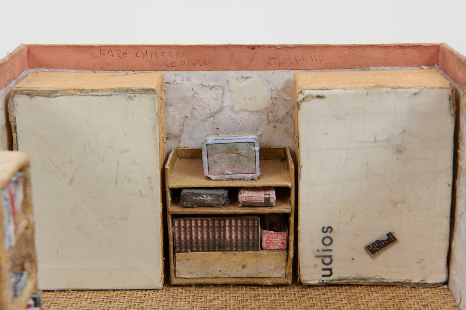 SIMON EVANS AND SARAH LANNAN, a tomb, 2017