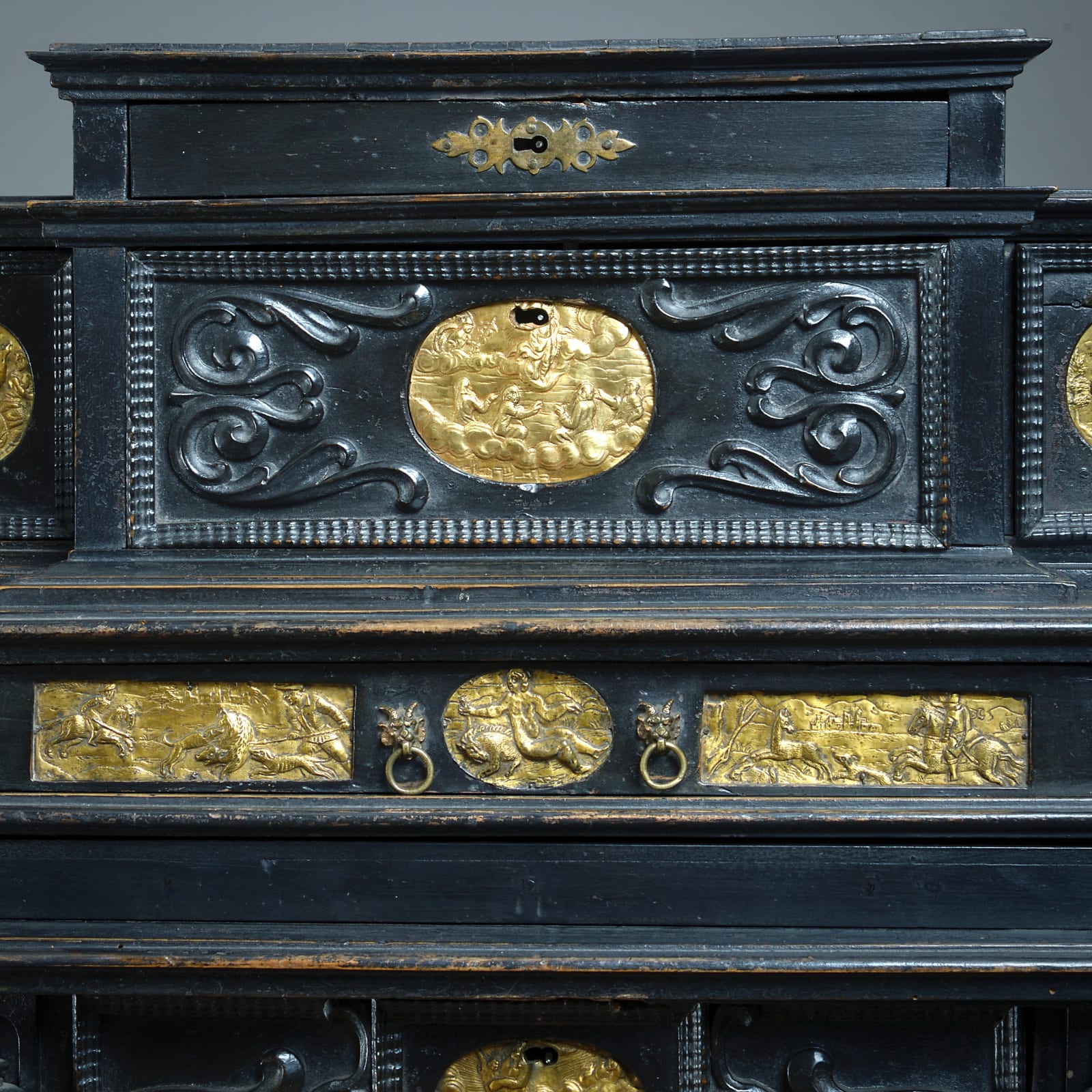 FINE EARLY 17TH CENTURY EBONISED TABLE CABINET