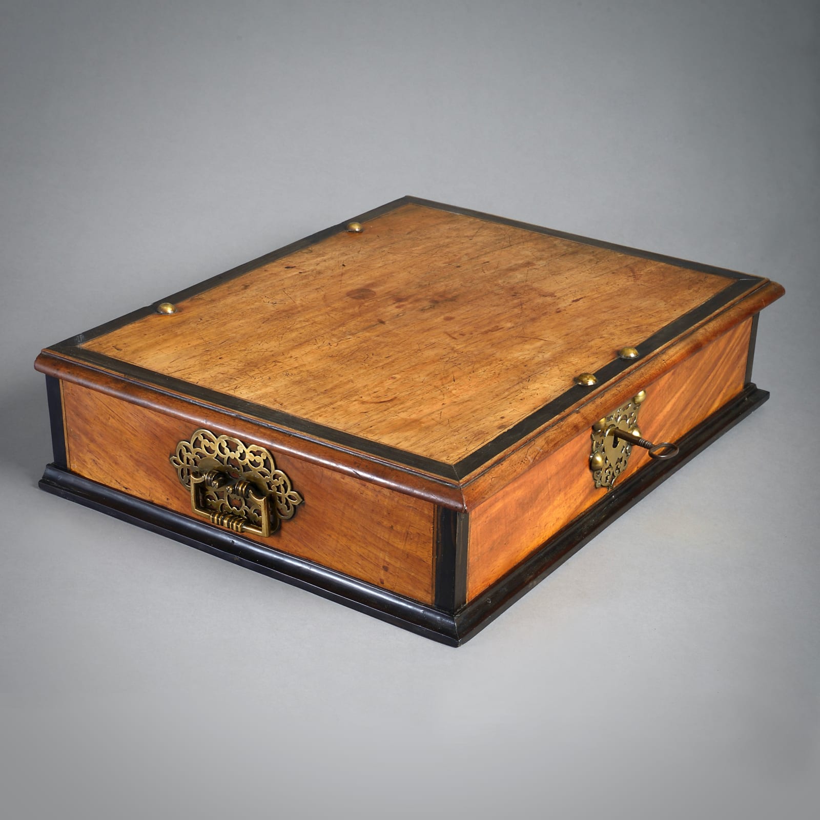 ANGLO-INDIAN PADOUK AND EBONY BOX
