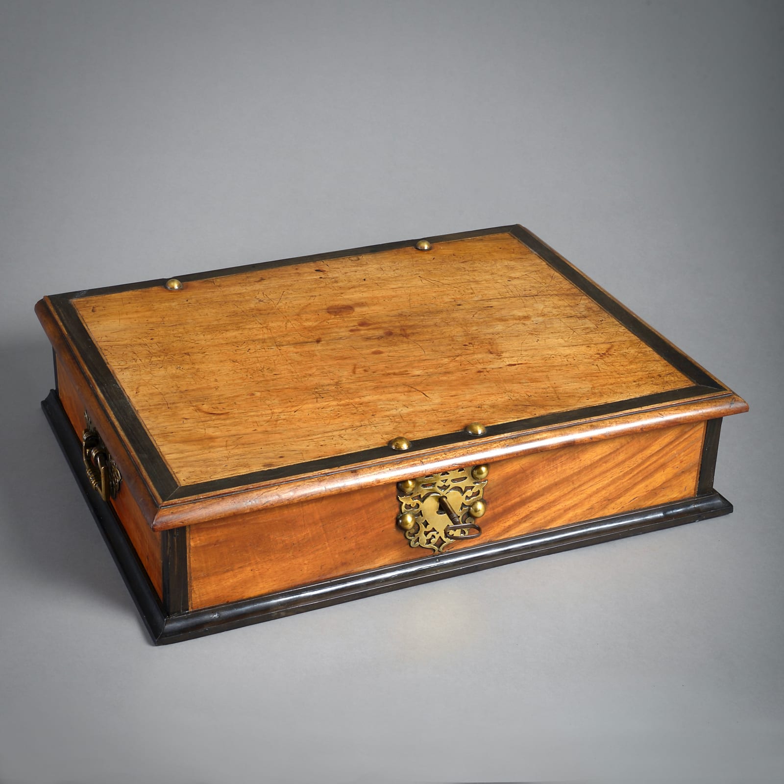ANGLO-INDIAN PADOUK AND EBONY BOX