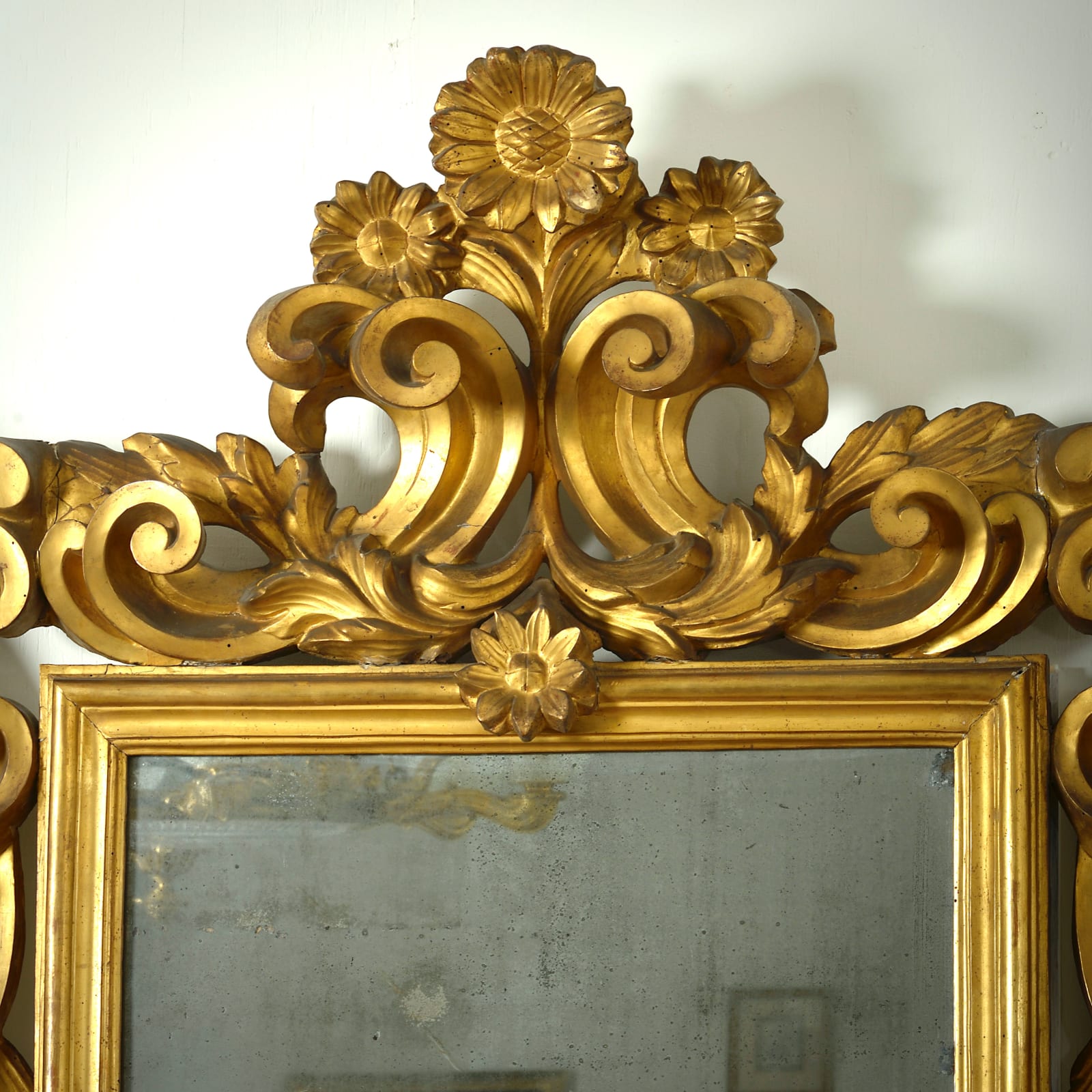 ROMAN BAROQUE GILT-WOOD MIRROR