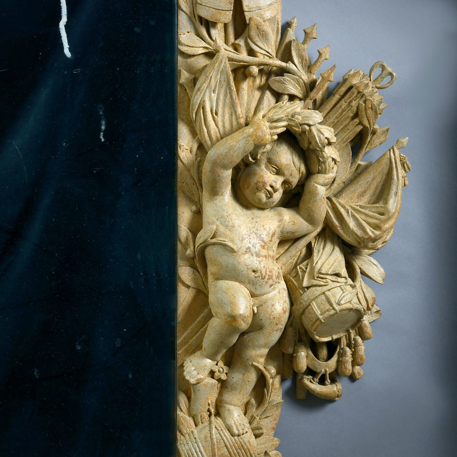 DUTCH BAROQUE STONE-PAINTED CARVED LIMEWOOD MIRROR