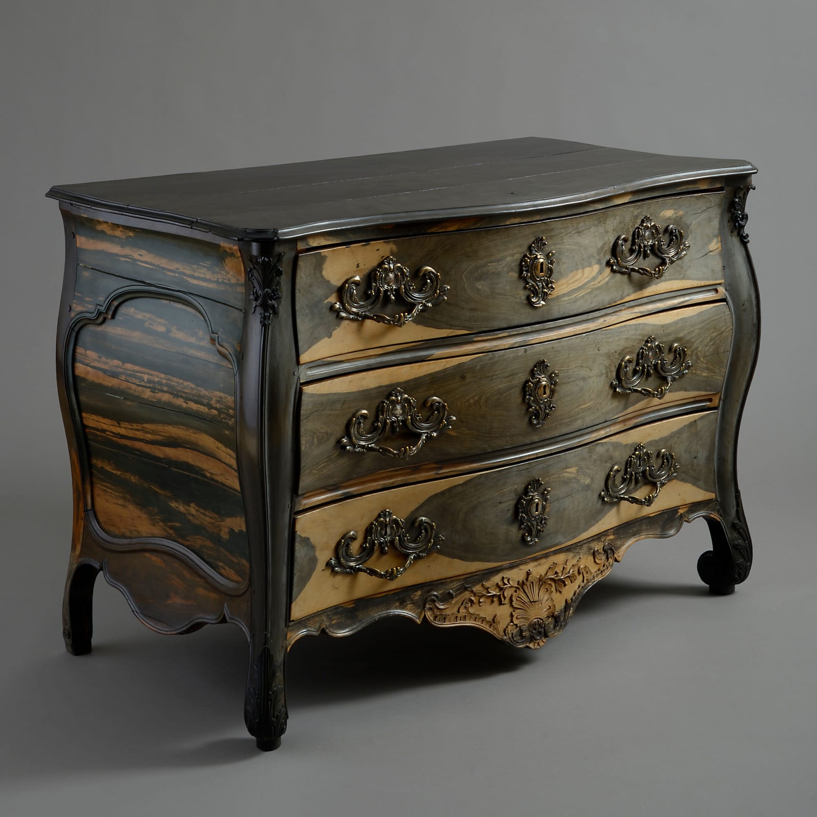A Bordeaux Ebony Commode