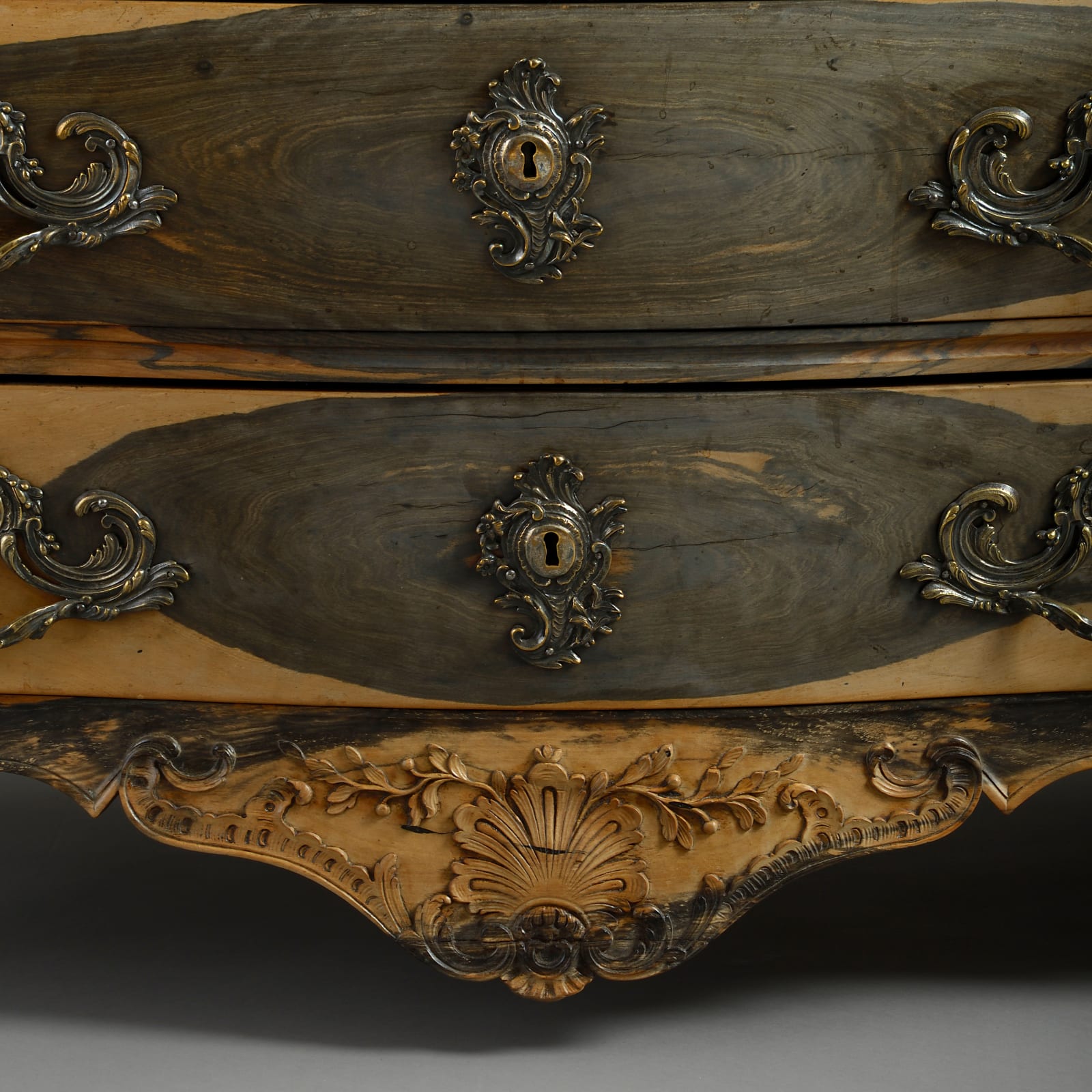 A Bordeaux Ebony Commode