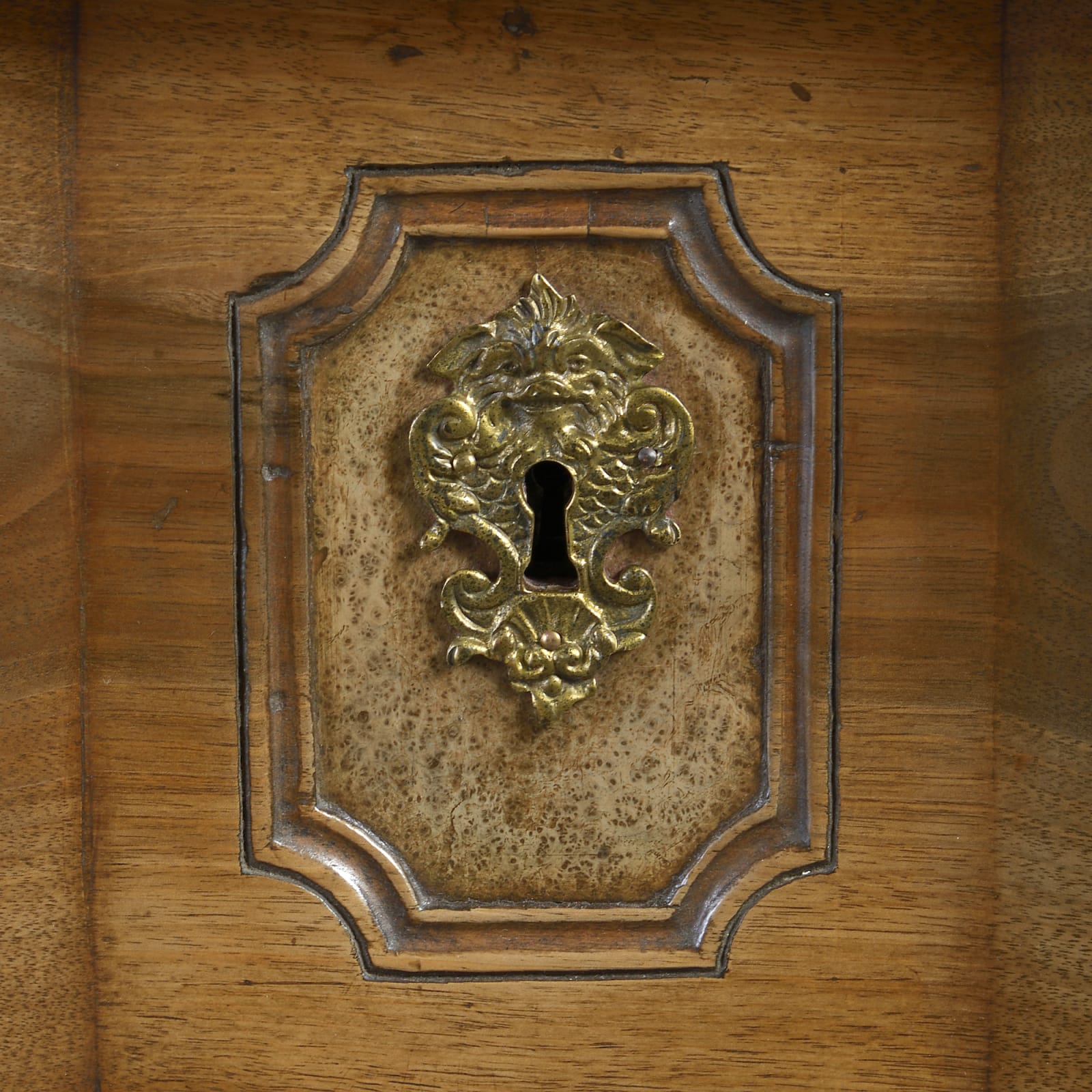 Régence Commode by Thomas Hache