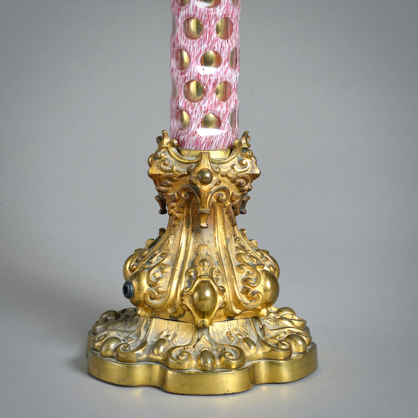 EARLY VICTORIAN CAMEO GLASS LAMP