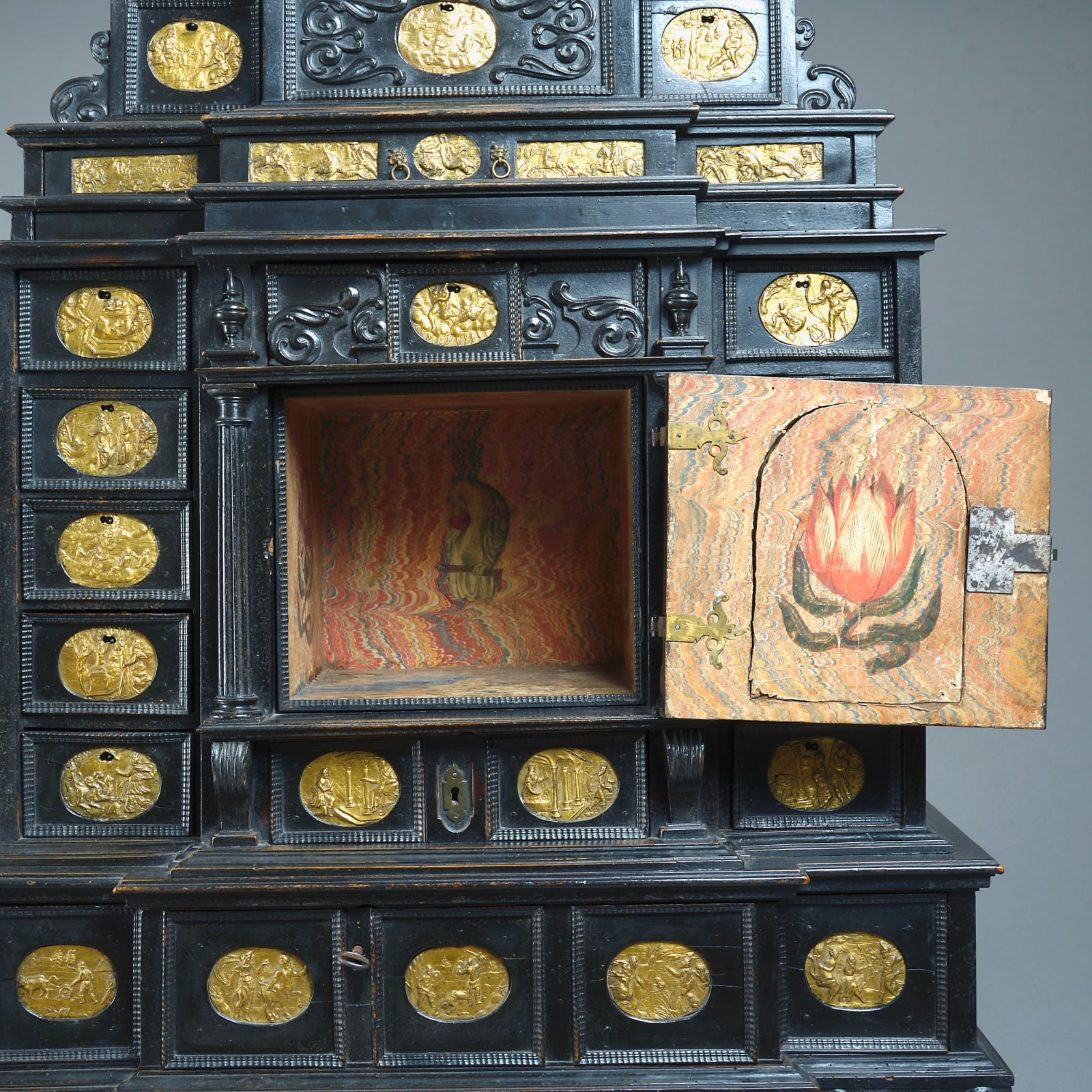 FINE EARLY 17TH CENTURY EBONISED TABLE CABINET