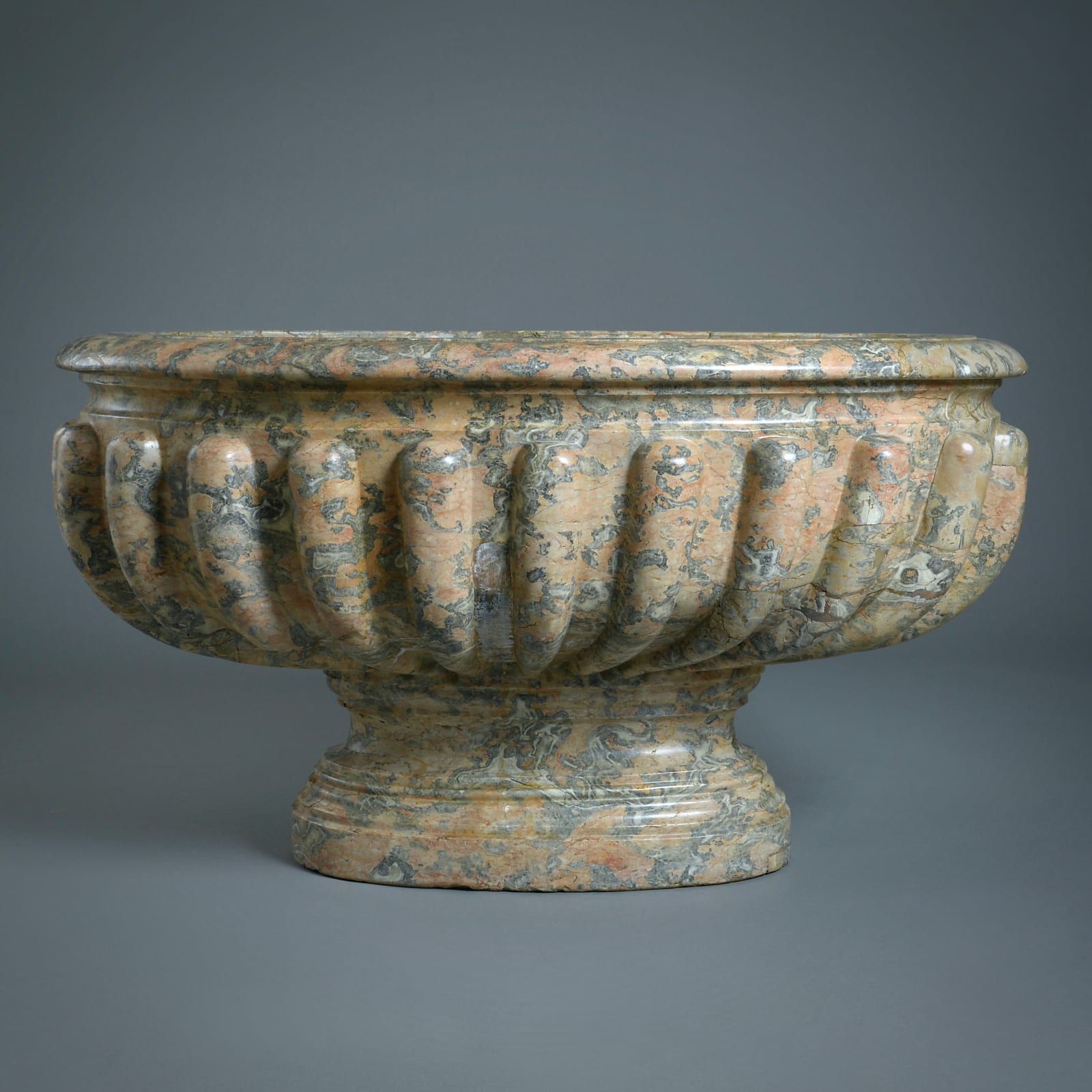 MASSIVE LOUIS XIV TURQUIN DE CAUNES MARBLE CISTERN