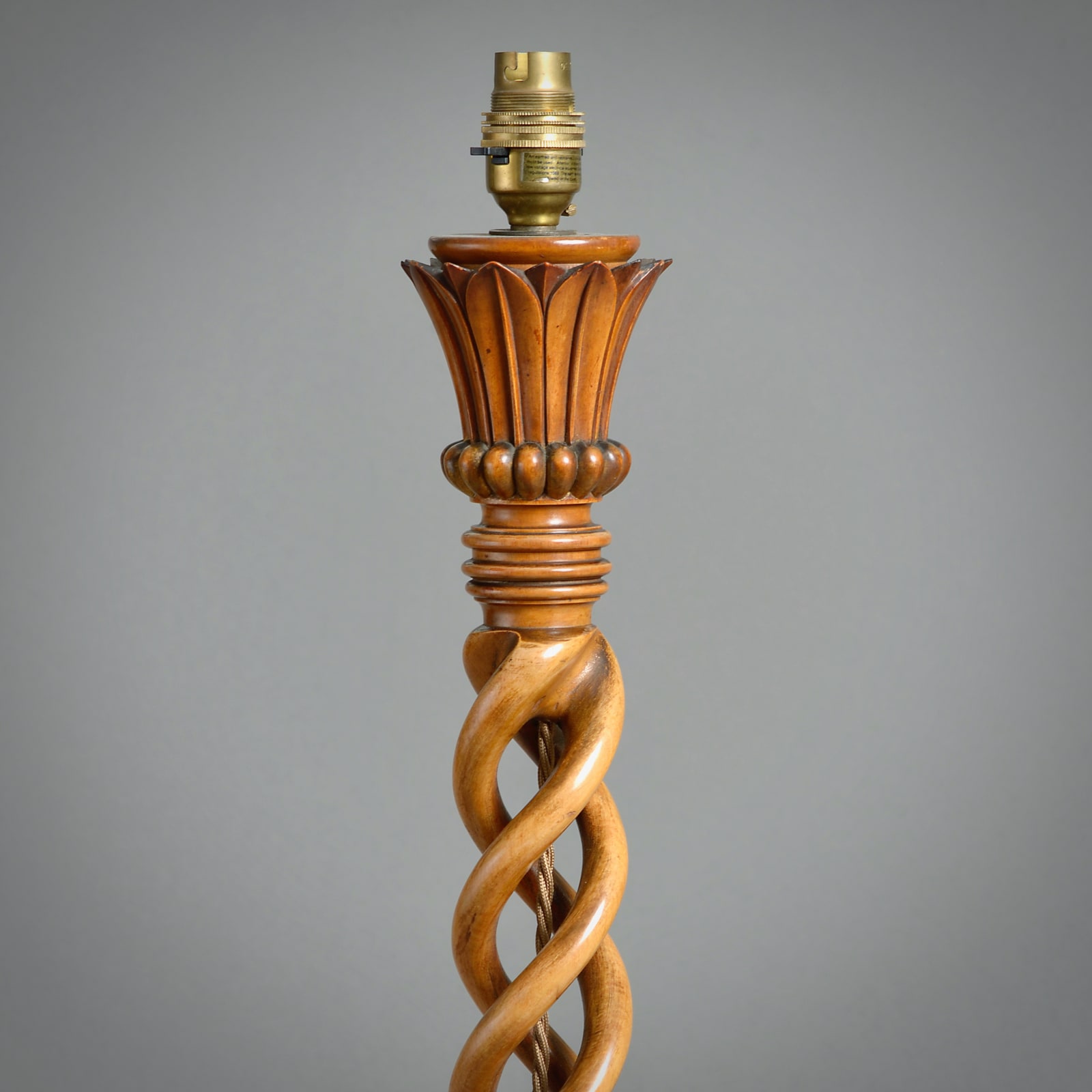LARGE EARLY VICTORIAN FRUITWOOD SPIRAL-TURNED TABLE LAMP