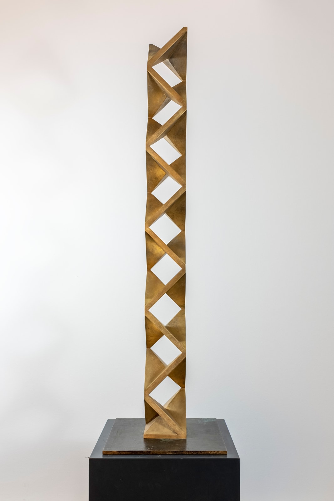 Peter Jacobi, Hexahedron column with open work on all sides, ca. 1995