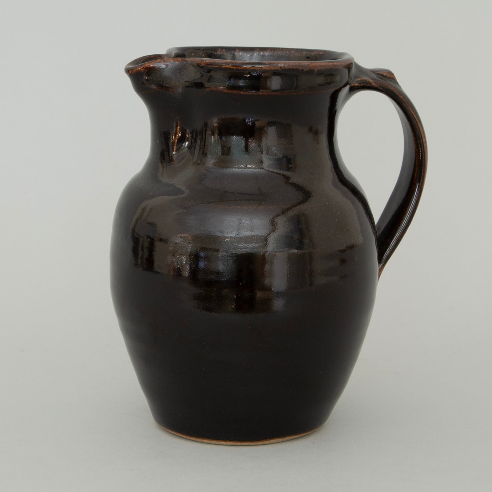 Ray Finch, Small dark jug