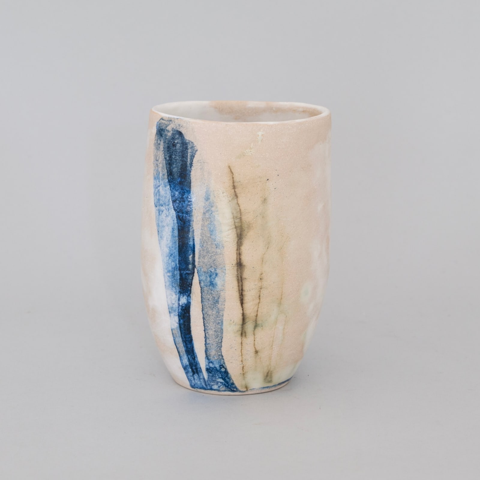 Leslie McKinley Howell, Vessel with blue abstracts, 2018