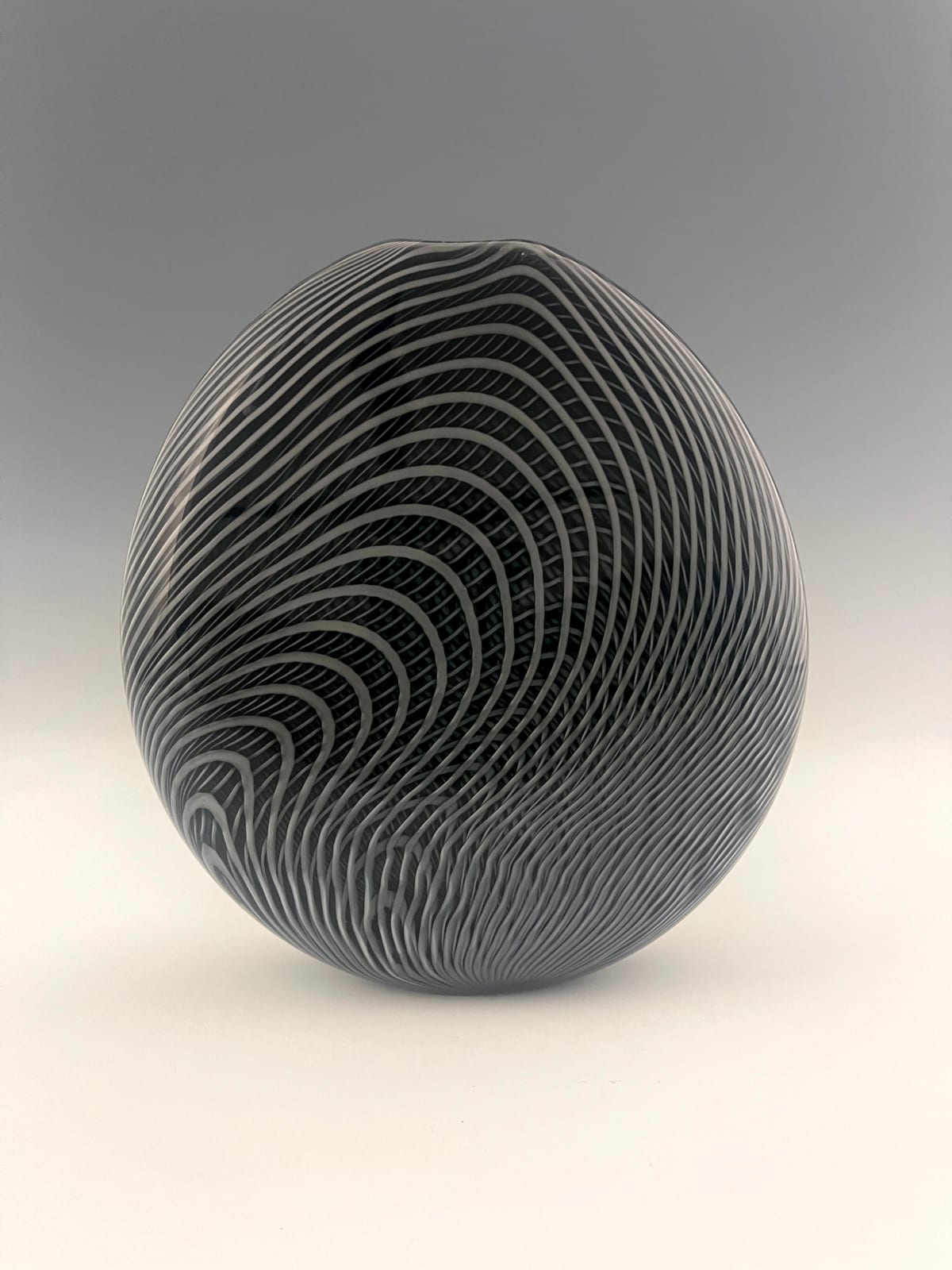 Bob Crooks, Lineweavers Monochrome Vase