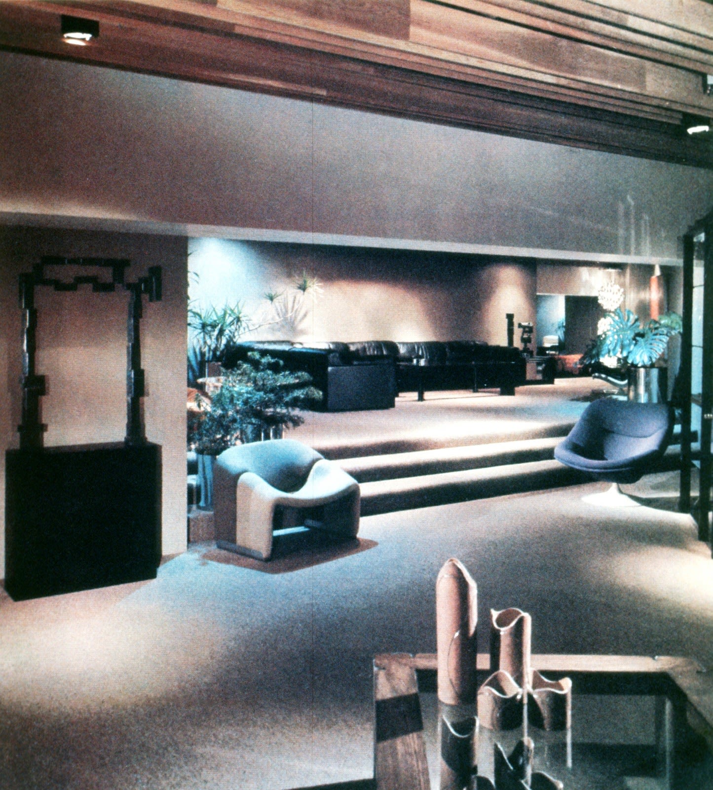 Reflector, 1975