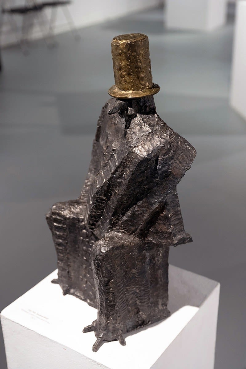 Top Hat Seated Bird, 1971