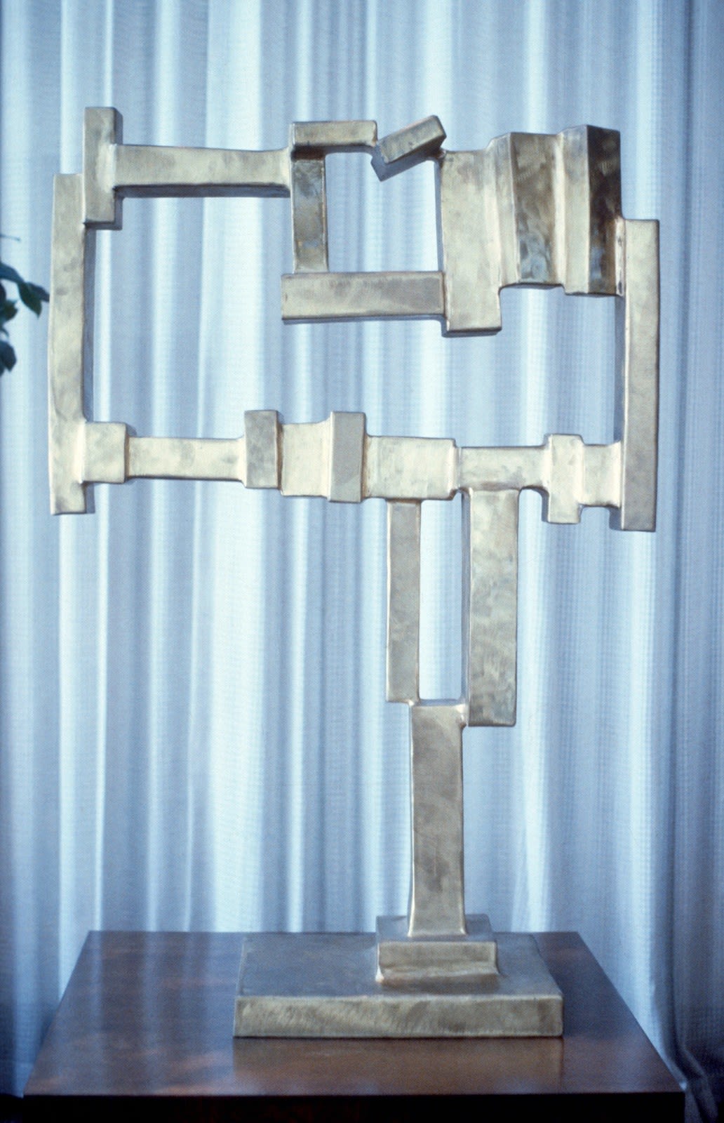 Lintel Duet, 1975