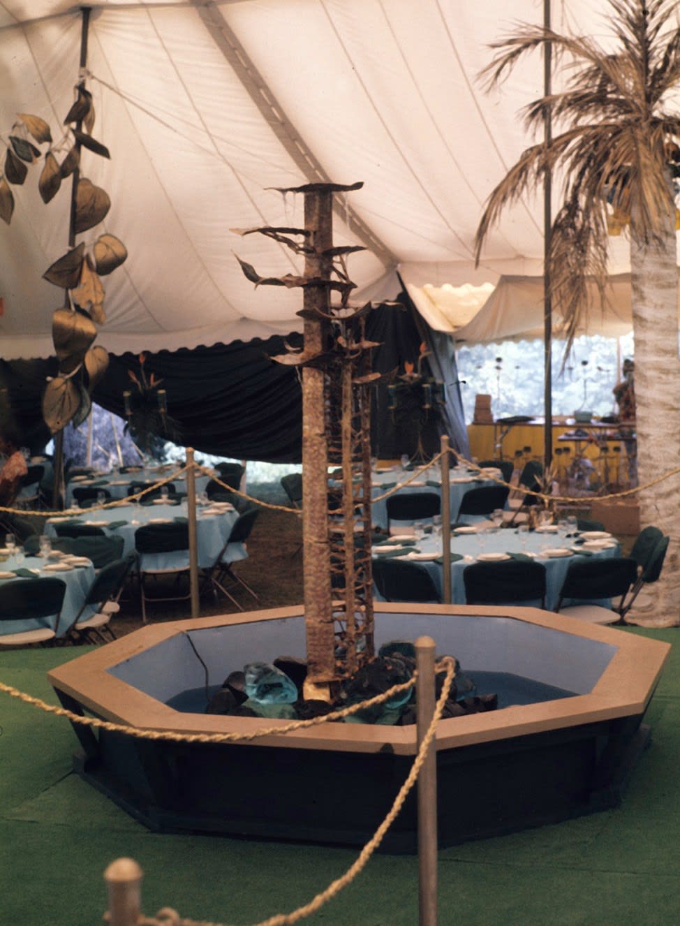 Fountain, 1975