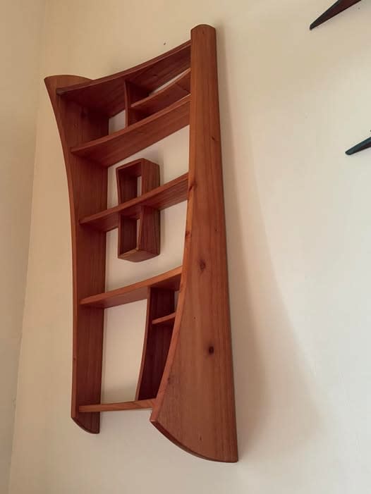 Tai Lake, Twist Shelf