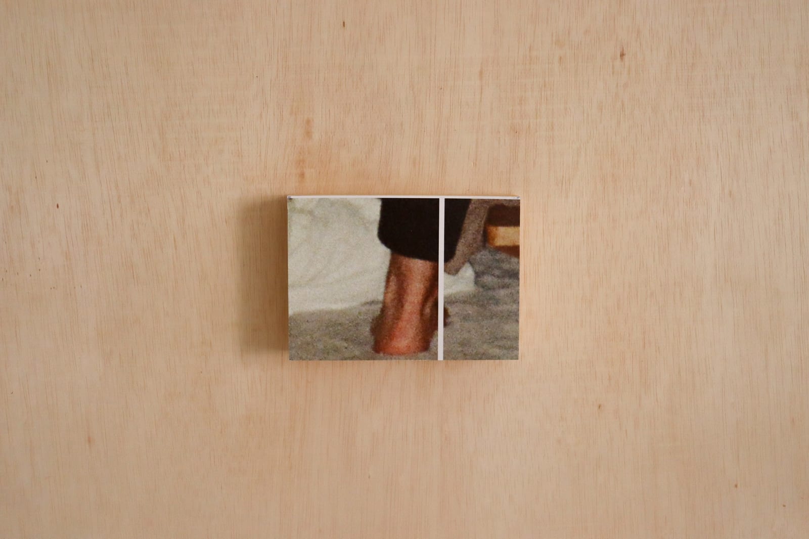 Dylan Chan, Reading between (Foot), 2025