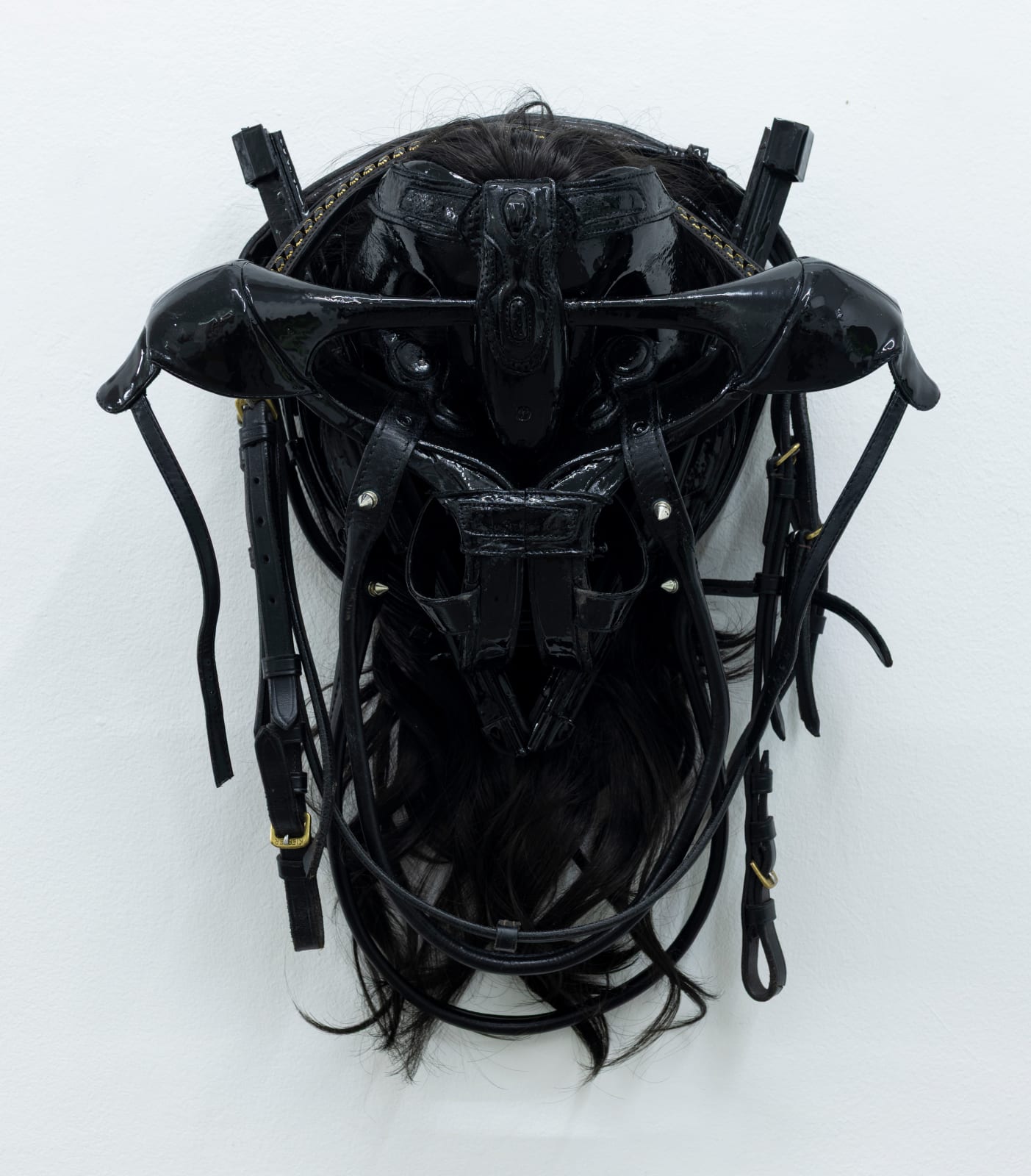 Lucca Cora Süss, slips an impending pincushion sky of weaving light, 2025