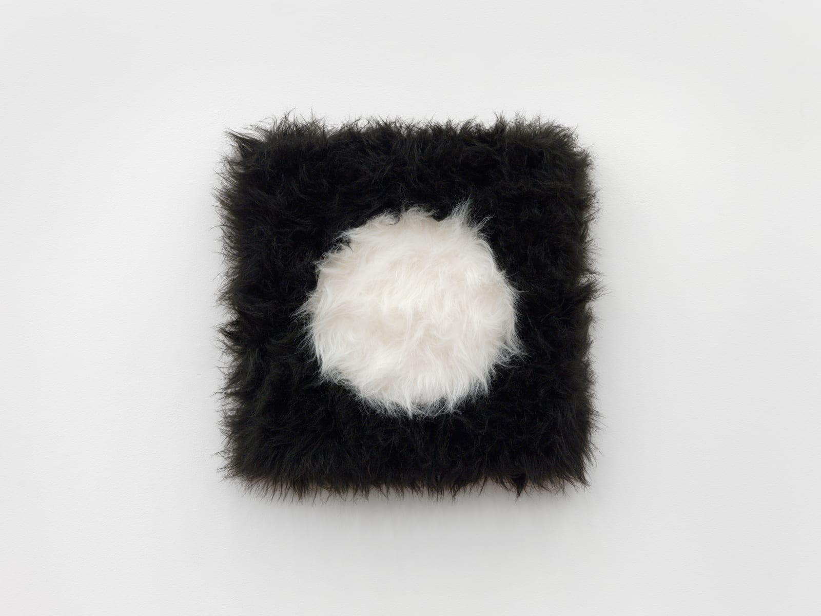 Sylvie Fleury, Cuddly Dot (White), 2023
