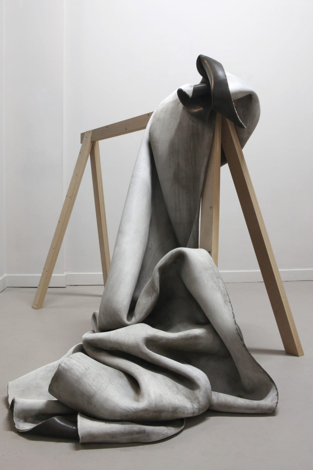 Frances Richardson, Loss of object and Bondage to it, 2014