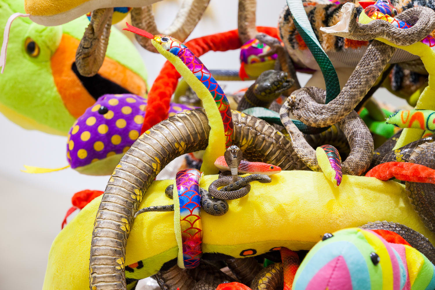 Tony Tasset, Snakes (A monument to the eternal battle between truth and fiction), 2020