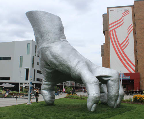 Tony Tasset, Judy's Hand Pavilion, 2018