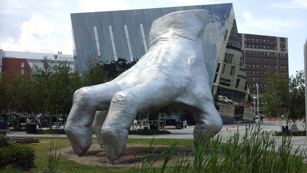 Tony Tasset, Judy's Hand Pavilion, 2018