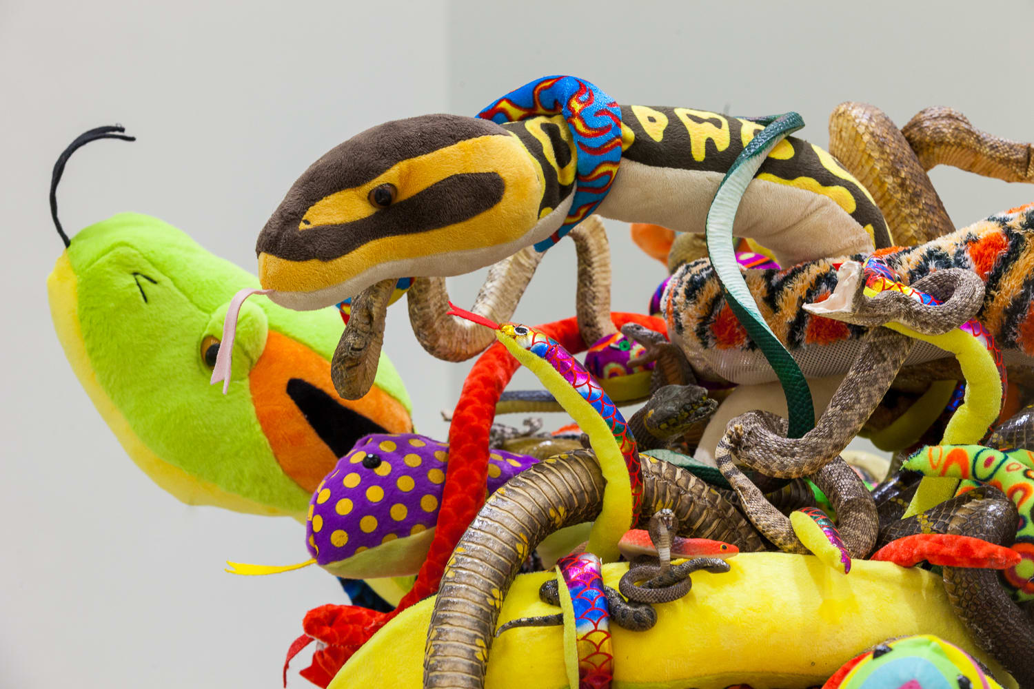 Tony Tasset, Snakes (A monument to the eternal battle between truth and fiction), 2020