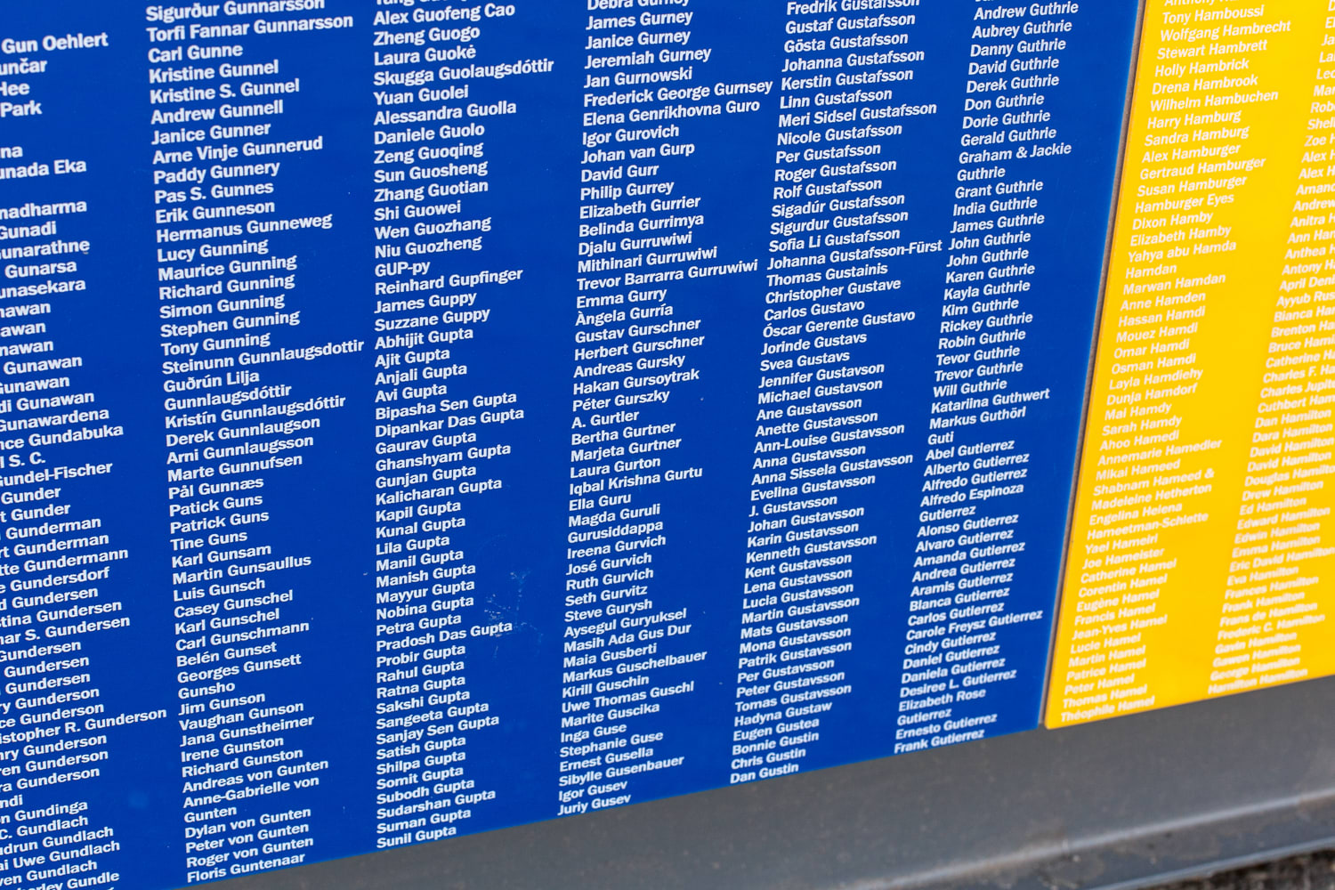 Tony Tasset, Artist Monument, 2014