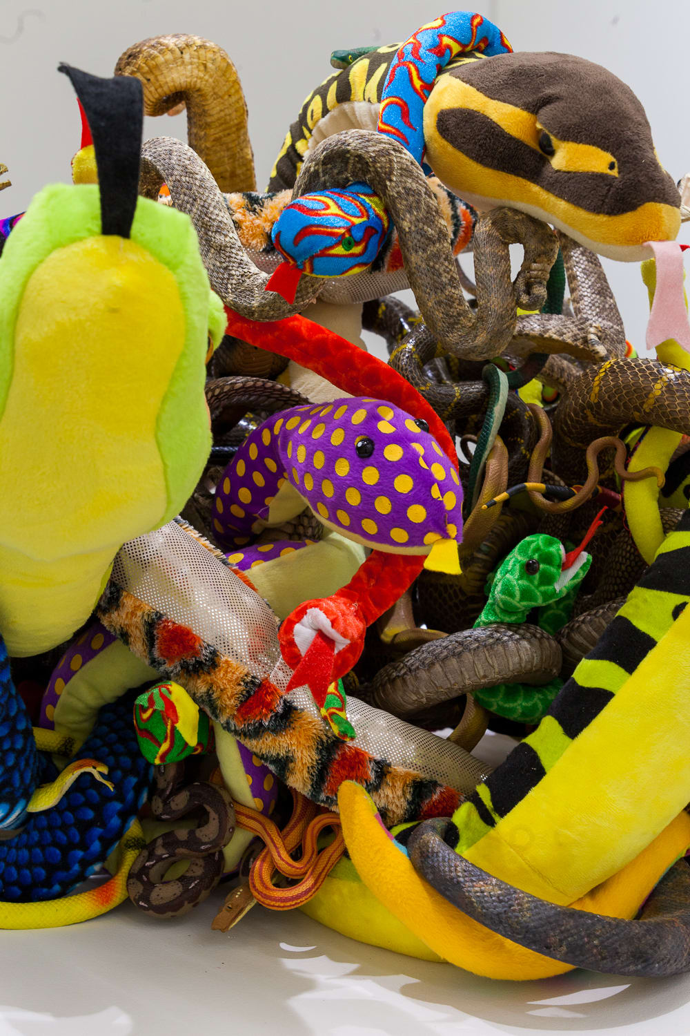 Tony Tasset, Snakes (A monument to the eternal battle between truth and fiction), 2020