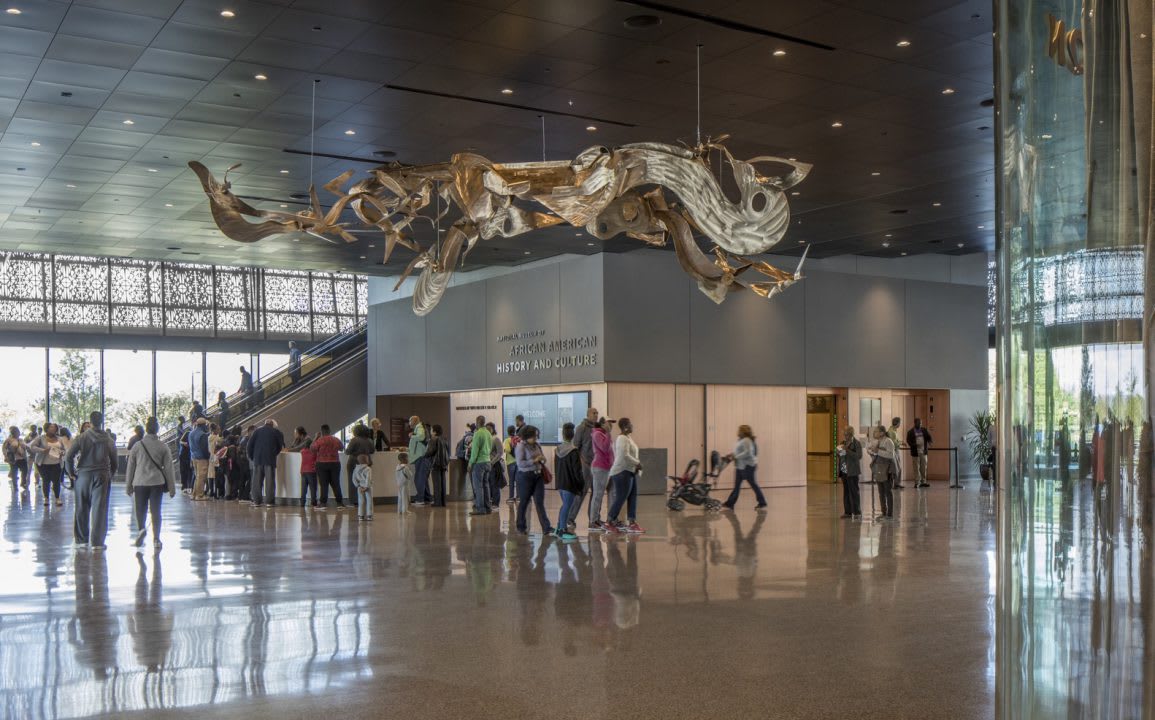 Richard Hunt, Swing Low, 2016