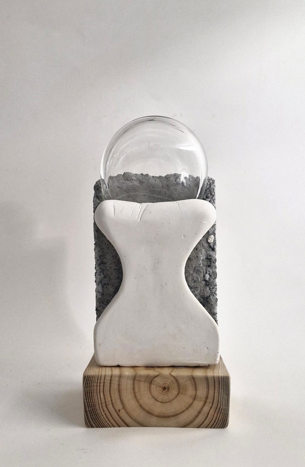 Jo Lane, ways of holding, 2025