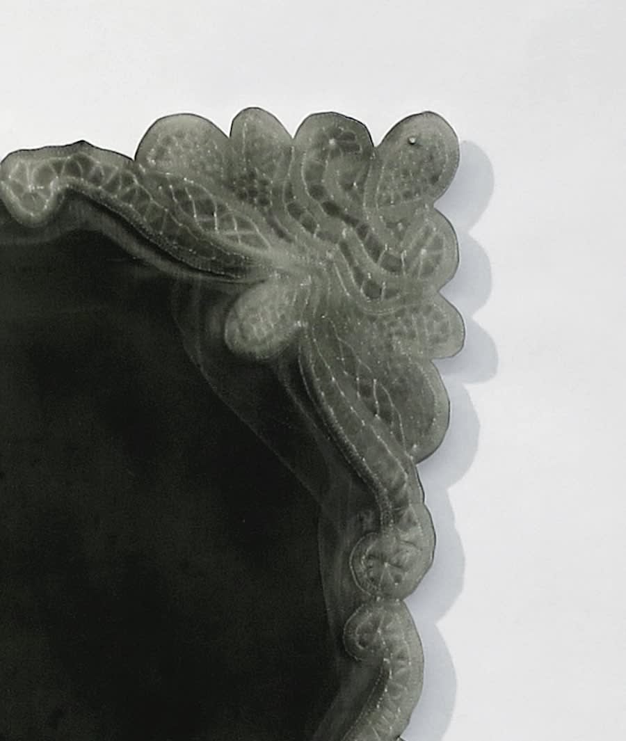 Susanna Starr, Bride's Handkerchief Dark, 2019