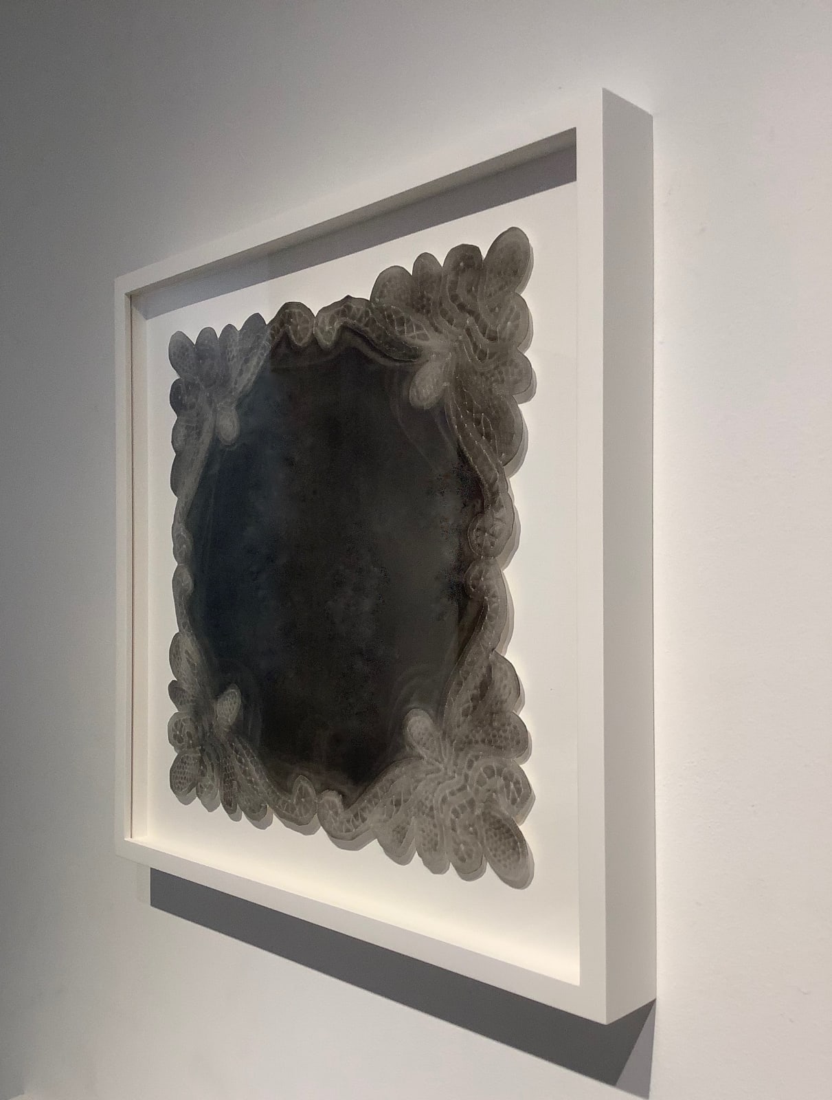Susanna Starr, Bride's Handkerchief Dark, 2019