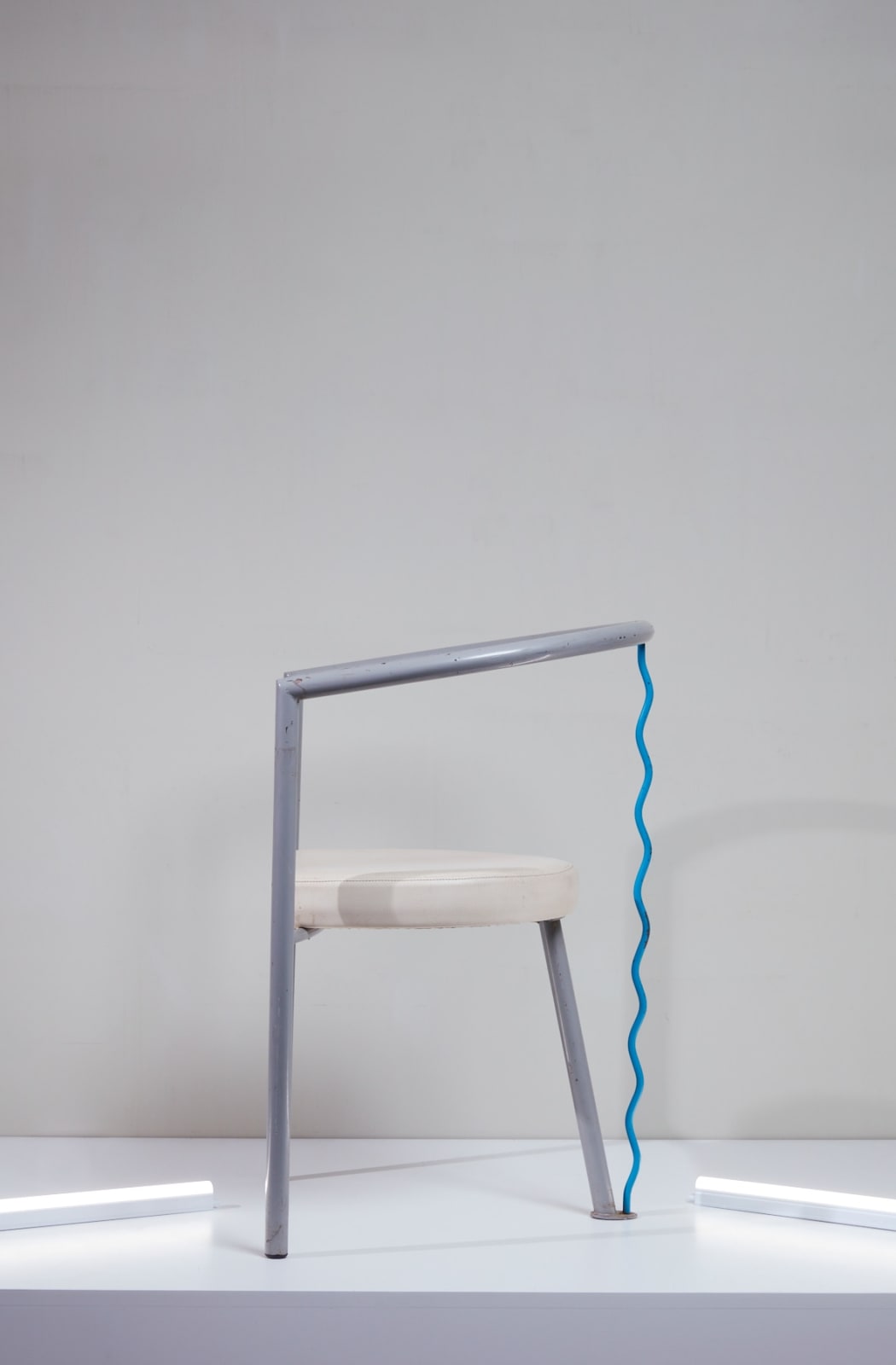 Studio Totem (Frédérick du Chayla & Jacques Bonnot), Fauteuil bridge Manitoba, Ca. 1986