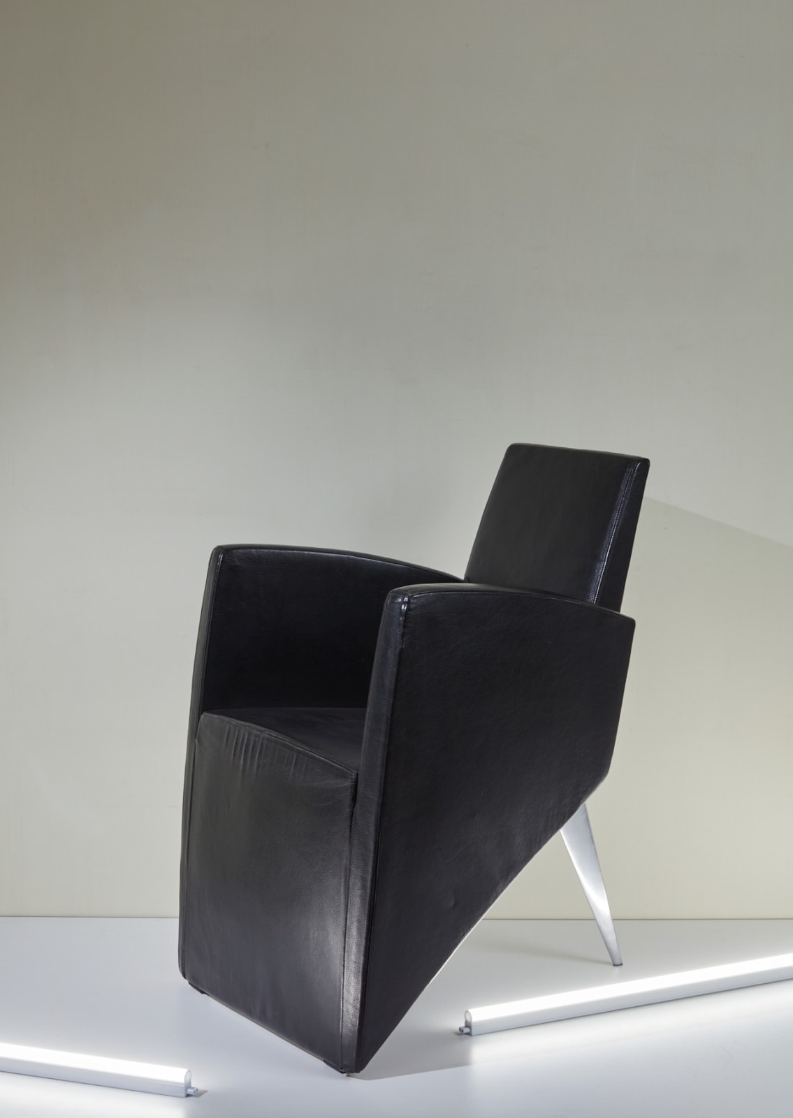 Philippe Starck, Paire de fauteuils modèle « J. série Lang » , Ca. 1987