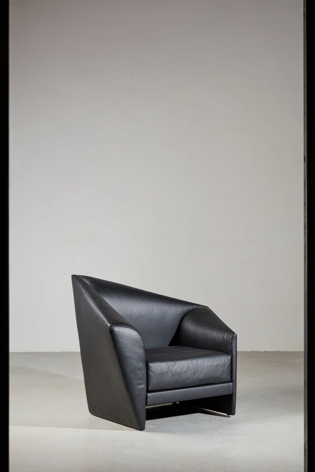 Paolo Pallucco & Mireille Rivier, Fauteuil Lily of the wind, Ca. 1987