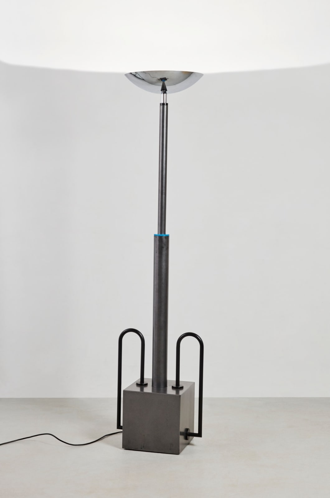 Ronald Cecil Sportes, Lampadaire 10650 dit Elysée, Ca. 1983