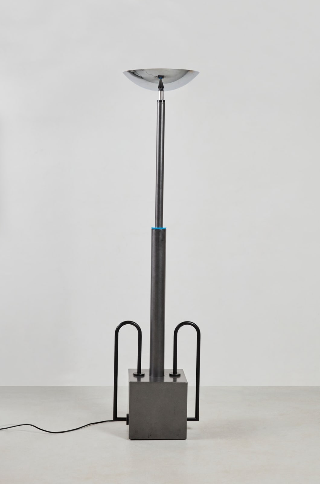 Ronald Cecil Sportes, Lampadaire 10650 dit Elysée, Ca. 1983