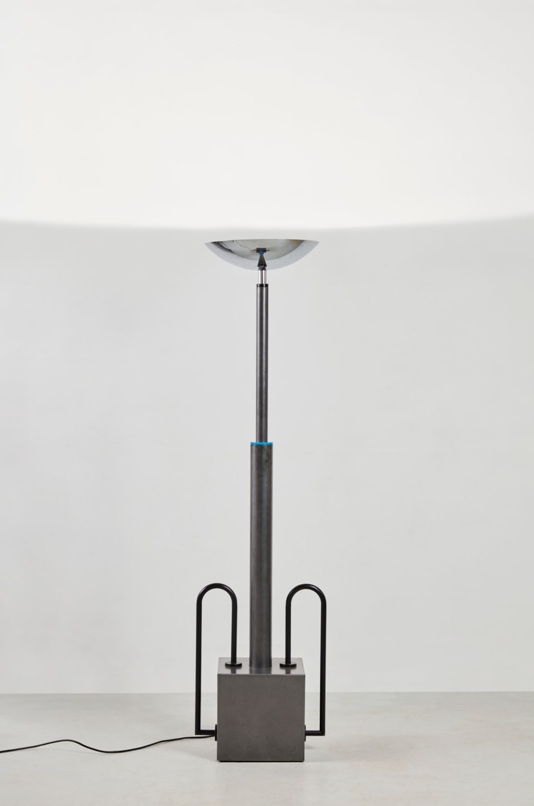 Ronald Cecil Sportes, Lampadaire 10650 dit Elysée, Ca. 1983