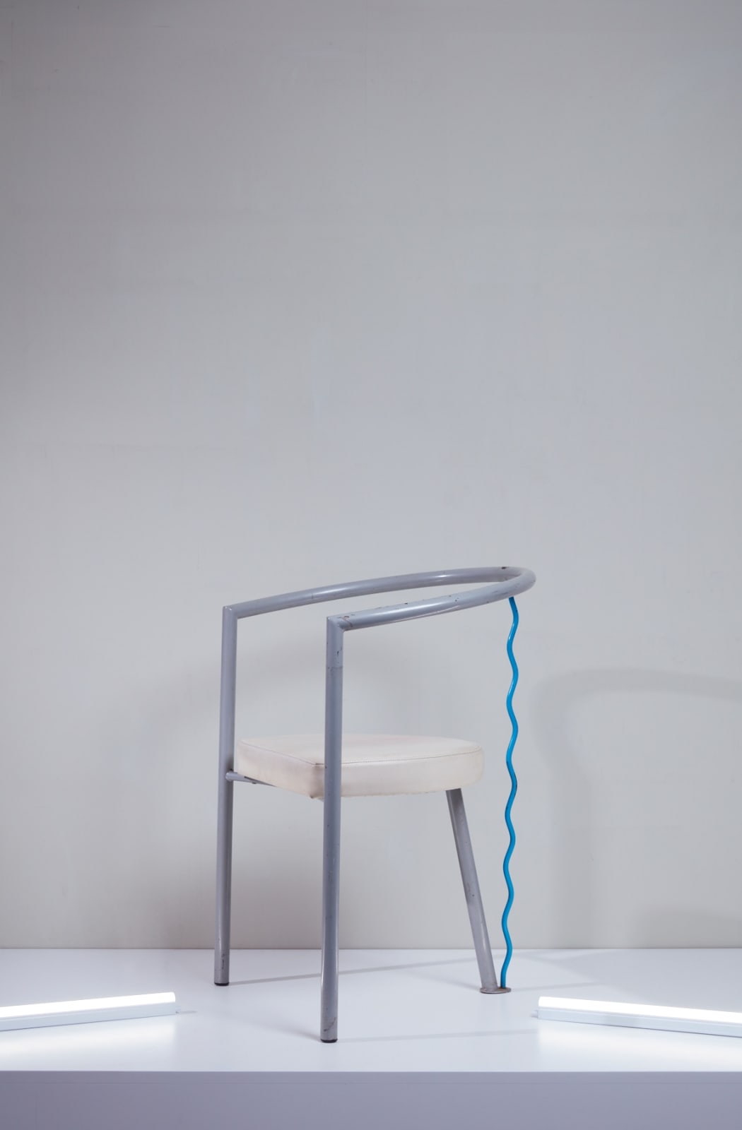 Studio Totem (Frédérick du Chayla & Jacques Bonnot), Fauteuil bridge Manitoba, Ca. 1986
