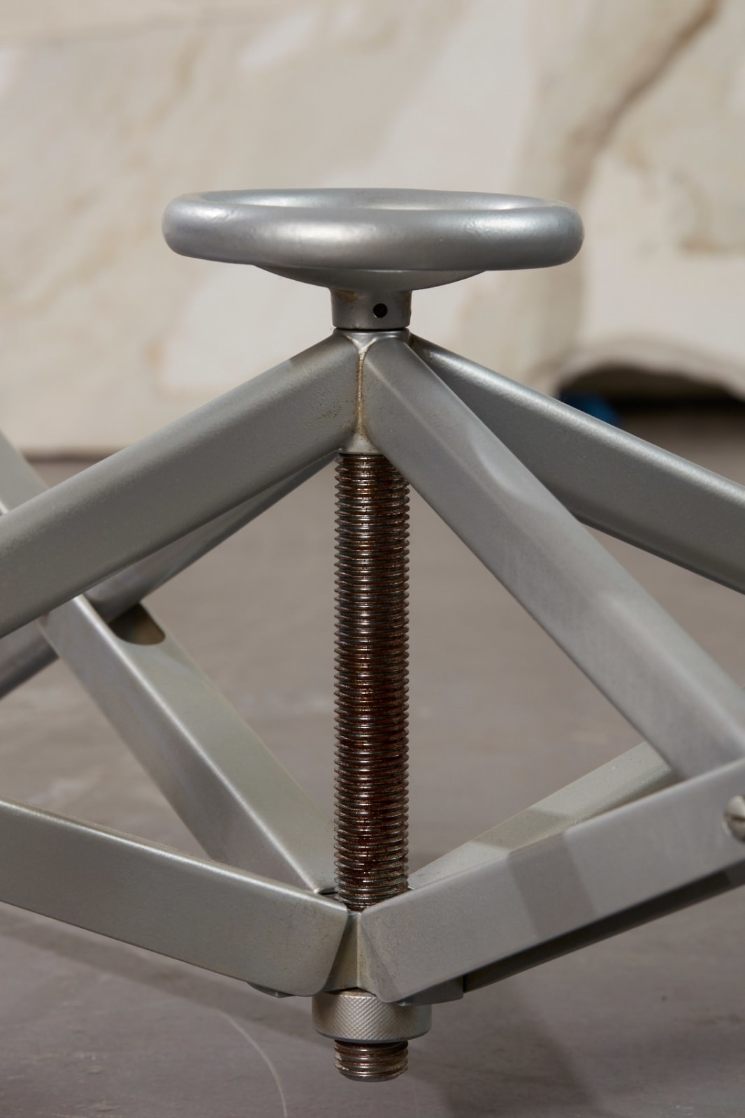 Paolo Pallucco & Mireille Rivier, Table basse Hero's muscles, Ca. 1989