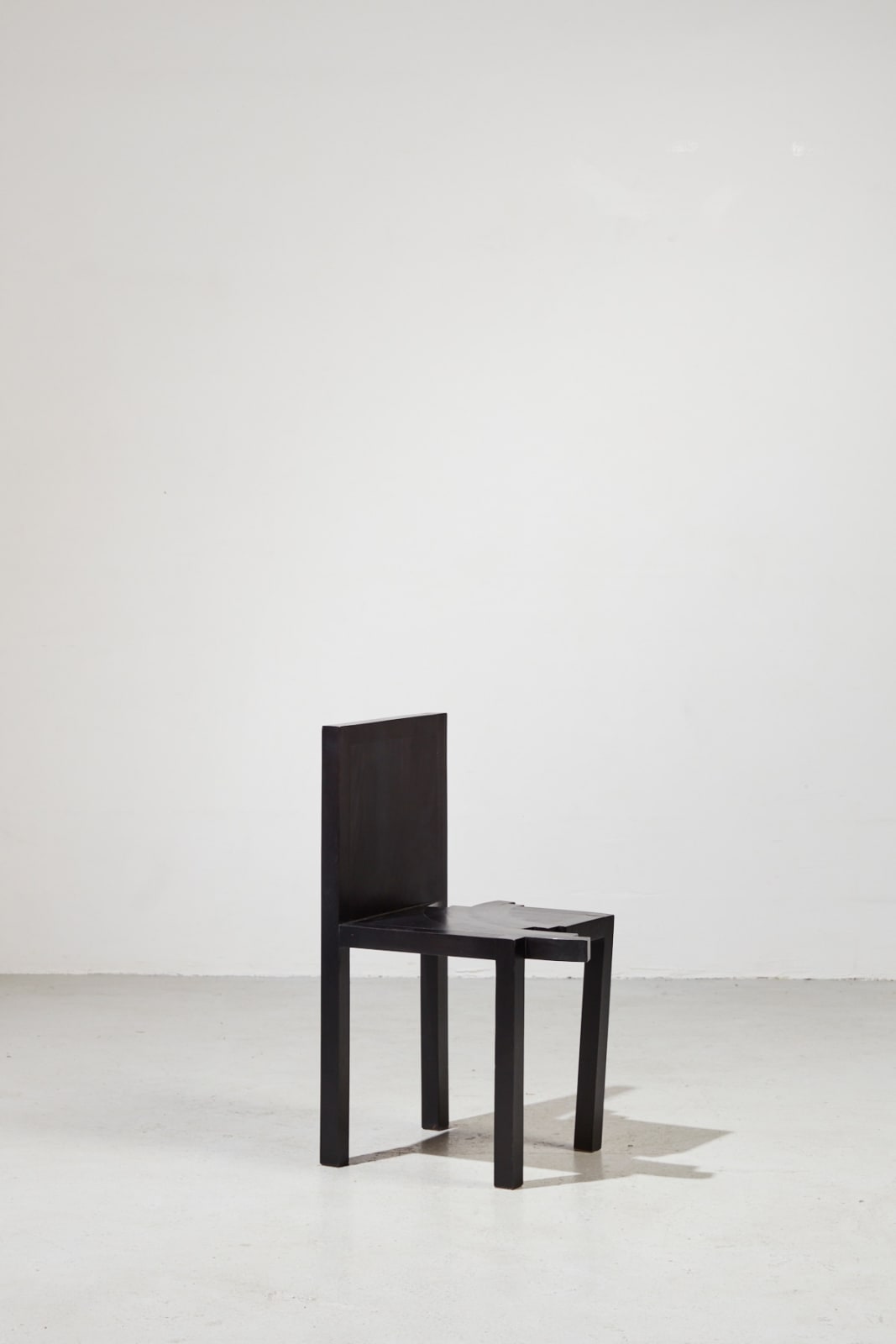 Paolo Pallucco, 100 sedie in una notte, Sedia 67 - Sedia inibita per malformazione dalla nascita, 1990