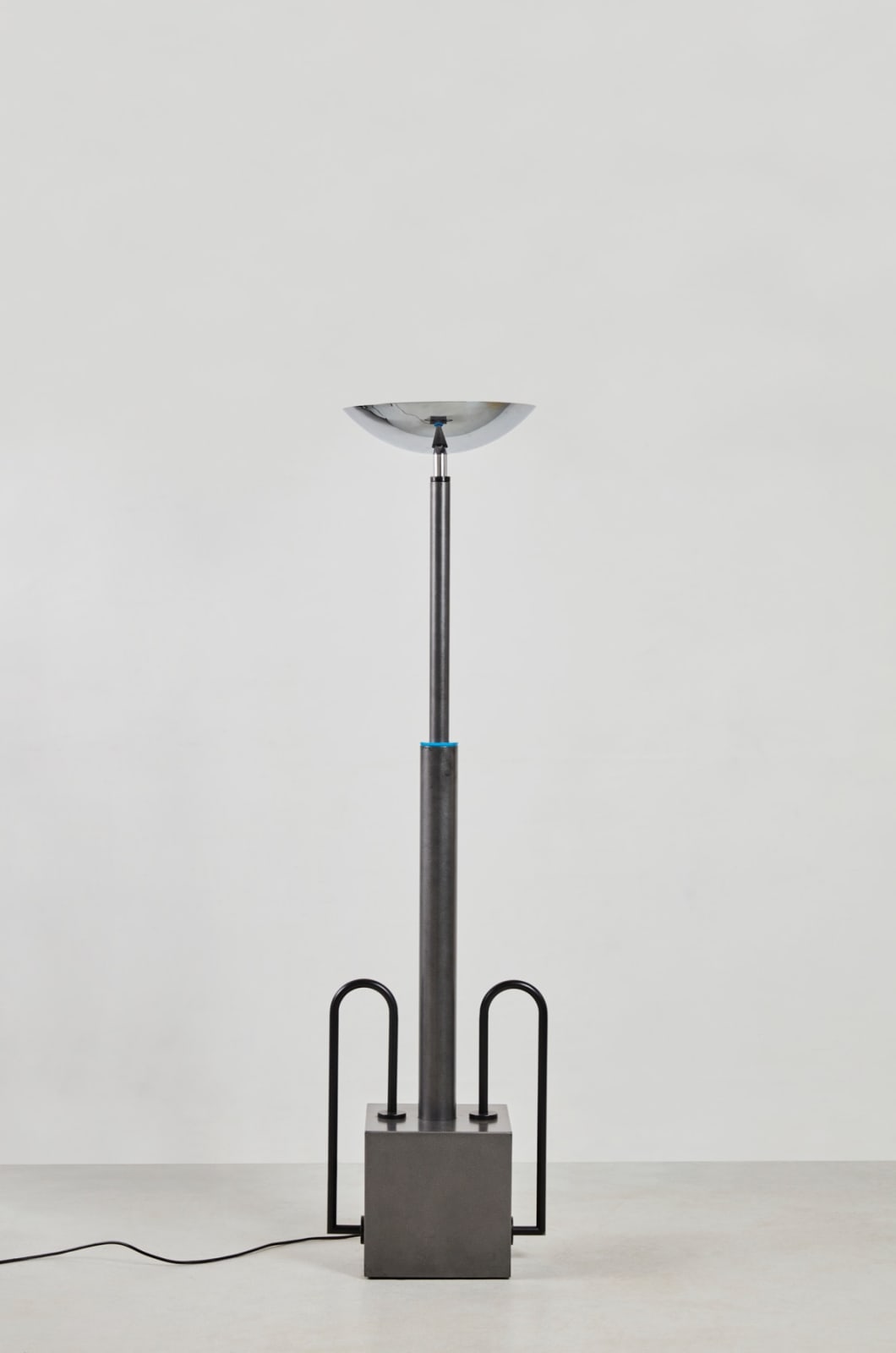 Ronald Cecil Sportes, Lampadaire 10650 dit Elysée, Ca. 1983