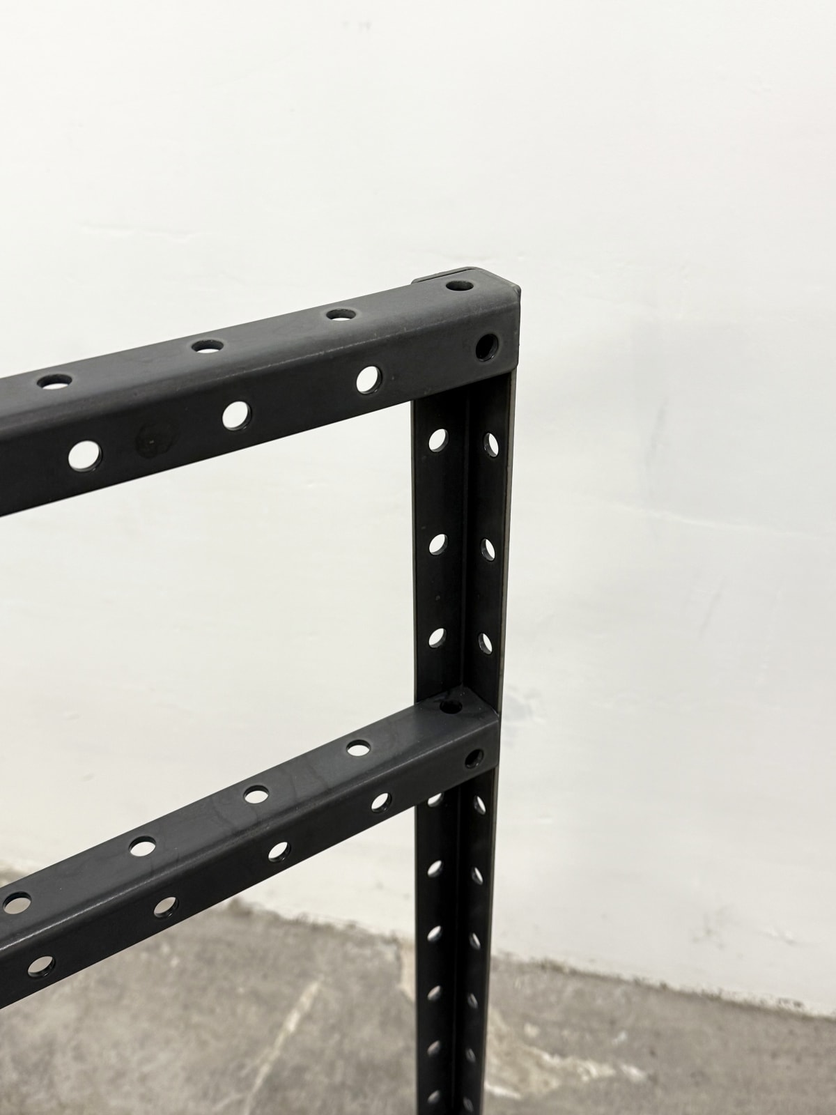 Robert Wilson, Chaise Hamletmachine, Ca. 1986