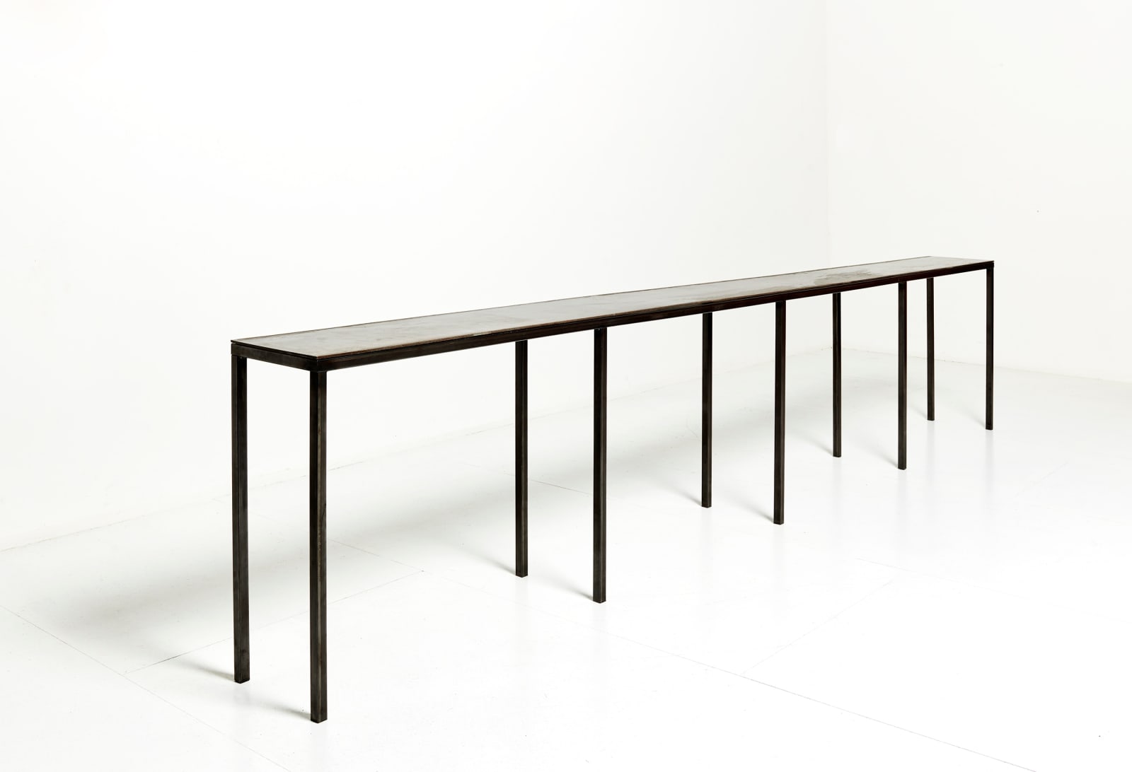 Robert Wilson, Table et 4 chaises Hamletmachine, 1986