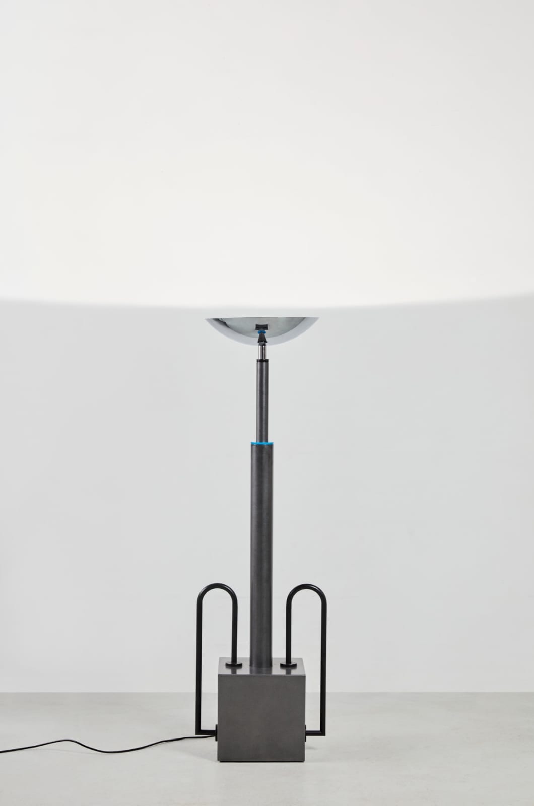 Ronald Cecil Sportes, Lampadaire 10650 dit Elysée, Ca. 1983